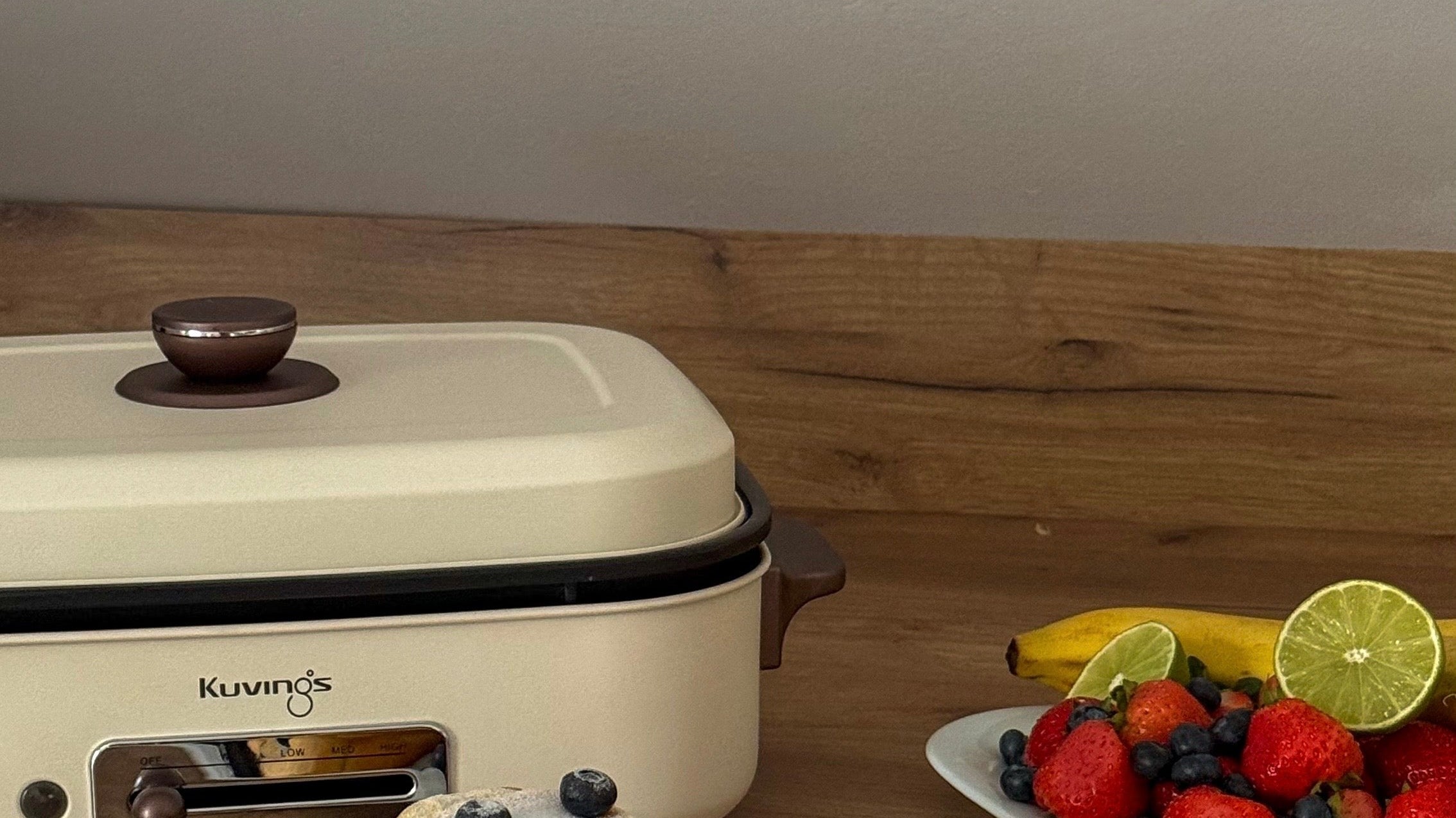 Jeden sprzęt, nieskończone możliwości. Dlaczego Kuvings Multigrill to król mobilnej kuchni?